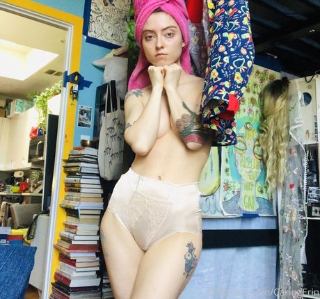 Caring Erin pornographic model pic