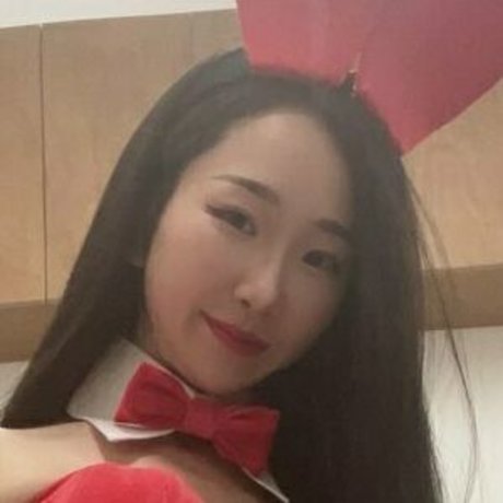 Sienna Kumano hot actress galleries