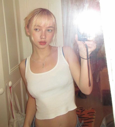 Lola Clark porn star pic