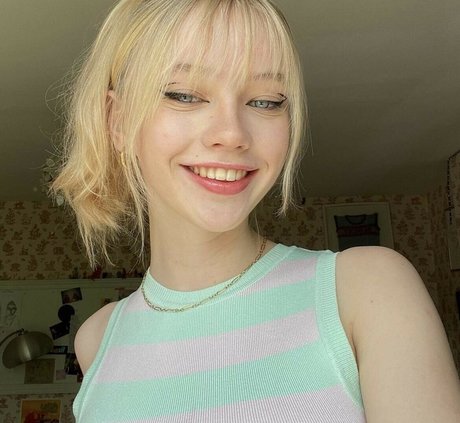 Lola Clark star pretty pic