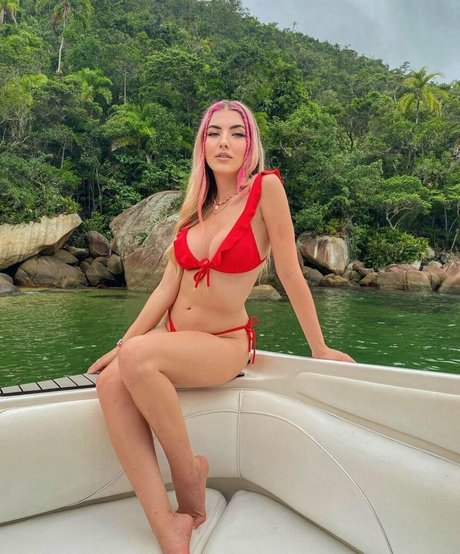 Ale Maze nude pornstar archive