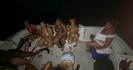 uofgaia nude star picture