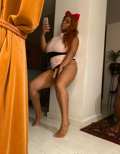 uofgaia pretty actress image