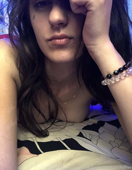 kalliskyfree naked actress pics
