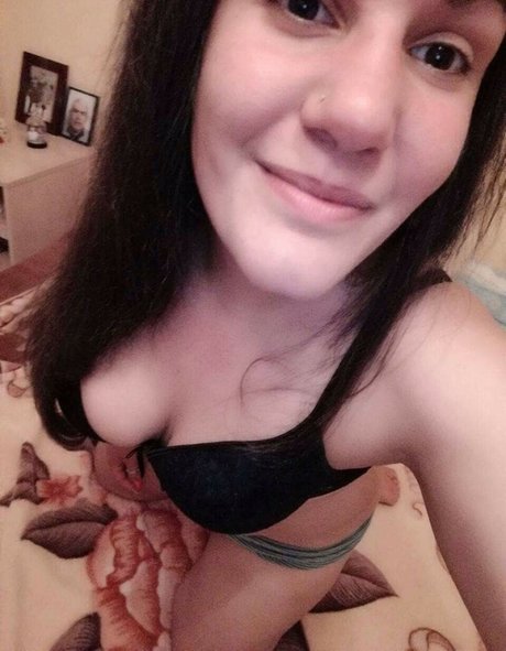 Sisak pornstar high quality images