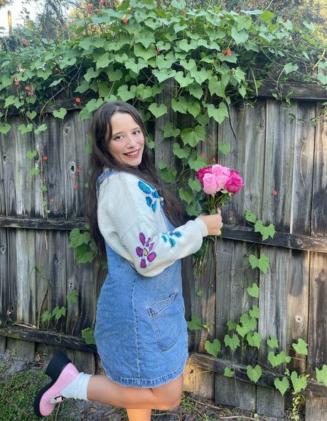 luckywithlola adult star archive