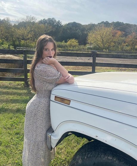 luckywithlola top pornstar image