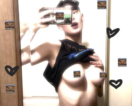 thesiouxsie hot actress images