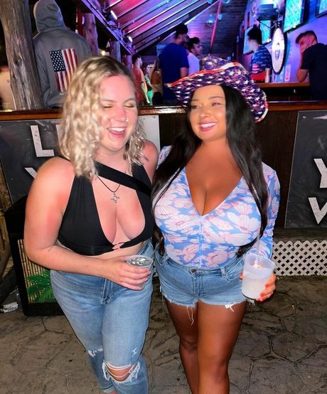 Jenn M model nice photo