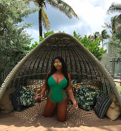 Jenn M star top photos