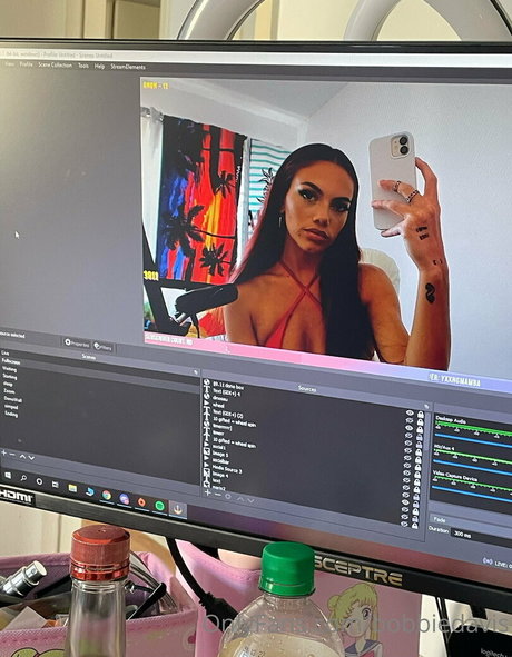 bobbiedavis model high quality photo