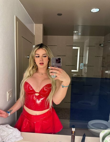 female influencer onlyfans pretty pictures