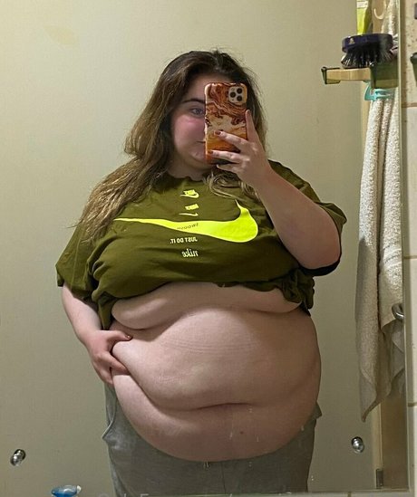 growing piggy1305 nude pornstar image