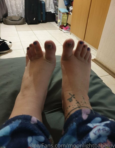 lesbian kissing onlyfans best galleries