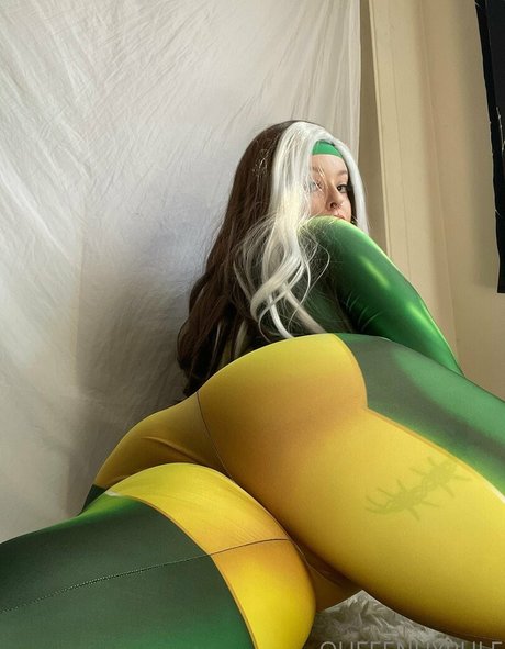 queeenhyrule sex model pic