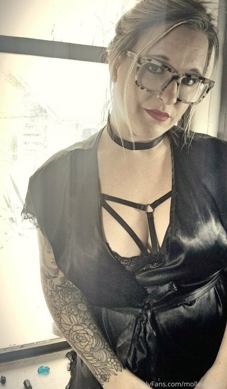 molleewaters high quality pornstar images