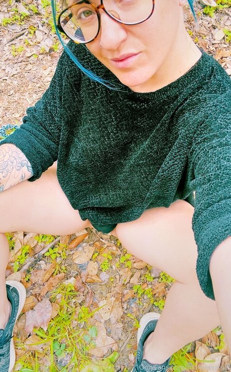 molleewaters exclusive pornstar image