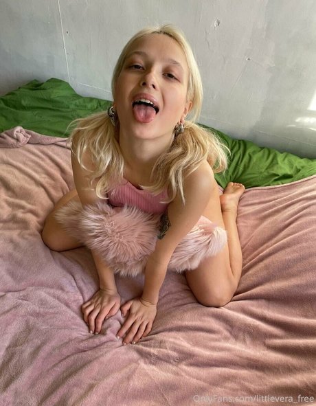 littleveraaa pornstar free photo