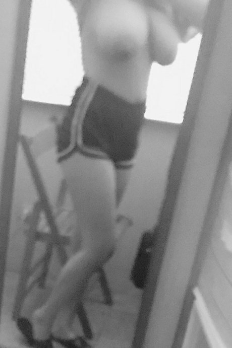 hottest young onlyfans adult pic