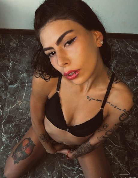 mariahh23 star top img