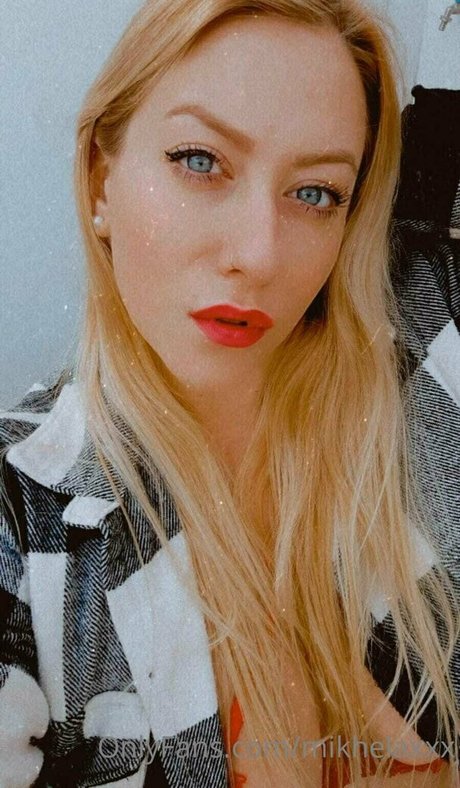 mikhelaxxx pornographic star image