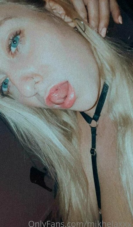 mikhelaxxx pornstar top images