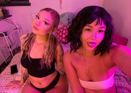 Nariluvsu erotic actress img