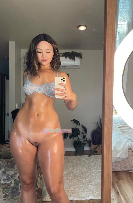 Nariluvsu pornstar sex photo