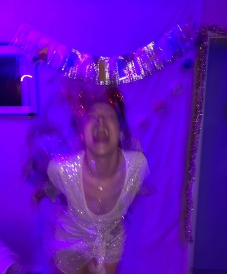 Nariluvsu model pretty pics