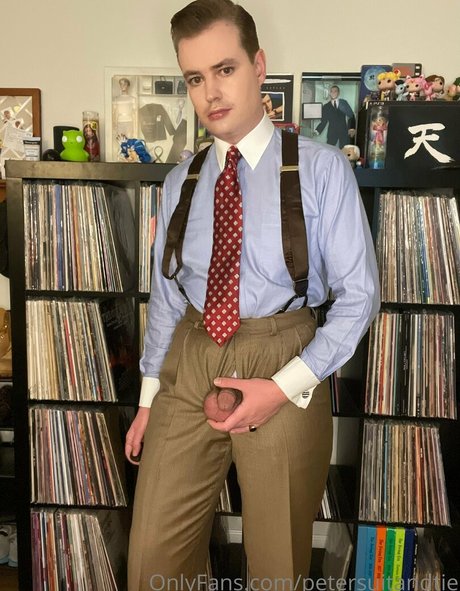 petersuitandtie Profile