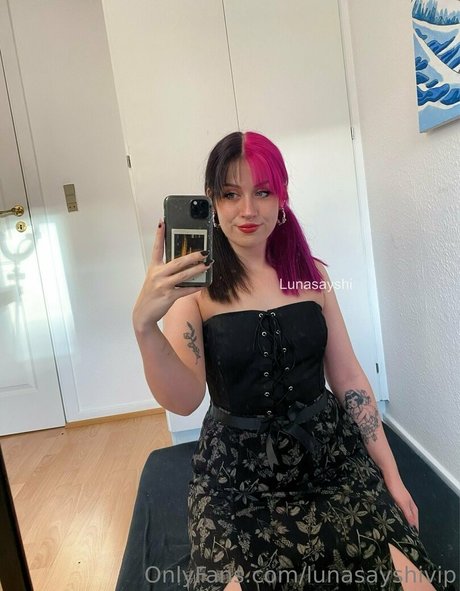 female influencer onlyfans hot sexy pictures