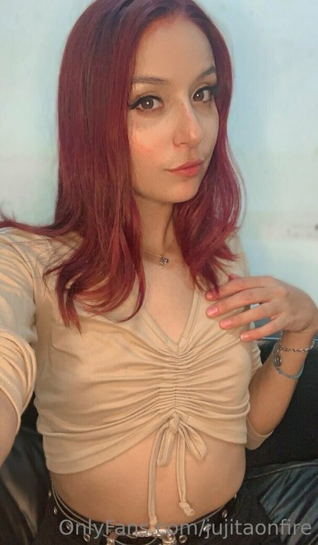 jujitaonfire model beautiful pic