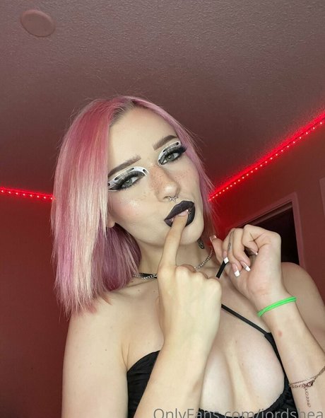 peachysheaa star pretty pictures