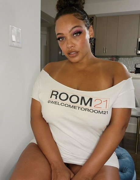 yettajobrown pornstar hd pictures