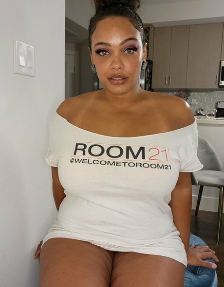 yettajobrown model pornographic picture