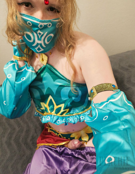 peachiepremium perfect actress images