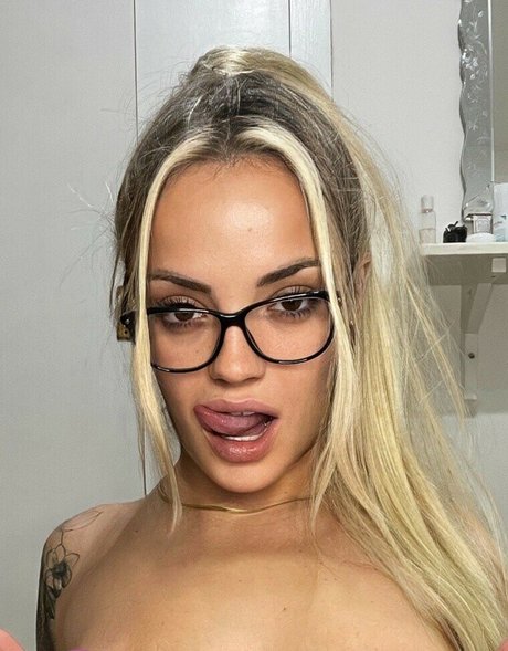 Harleyquinn2002 high quality model pic