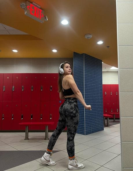 GXR Shorty nice pornstar archive