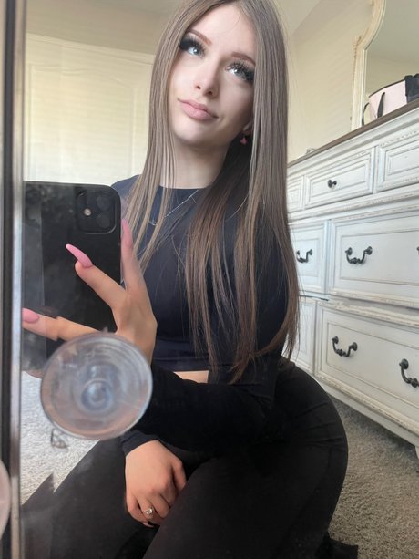 Abgxlina model hd pictures