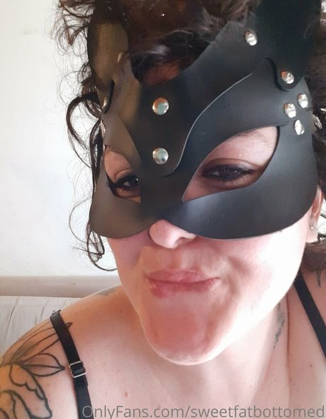 sweetfatbottomed naked pornstar image