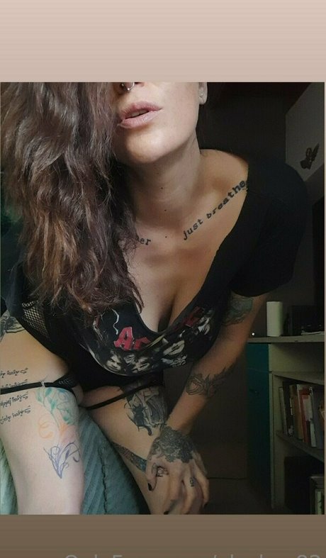 alaskaa82 model nude photo