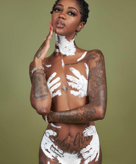 blonde muscle onlyfans xxx images