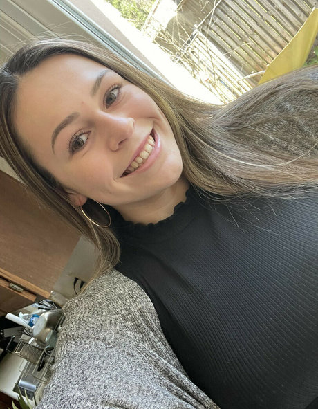 lesbian fingering onlyfans free gallery