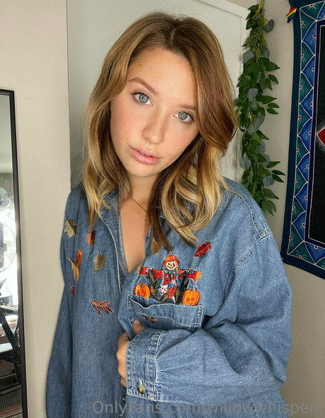 willowwhispers sexy pornstar picture