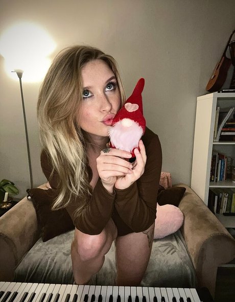 willowwhispers pornstar beautiful gallery