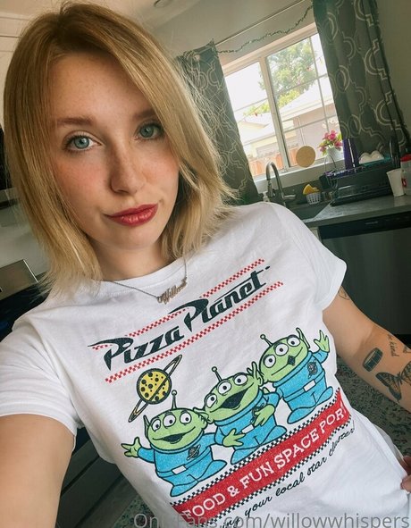 willowwhispers pornstar pretty photo