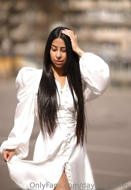 dayana wifey nude model pic