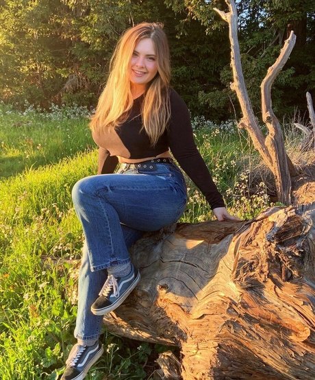 Haley E best pornstar img