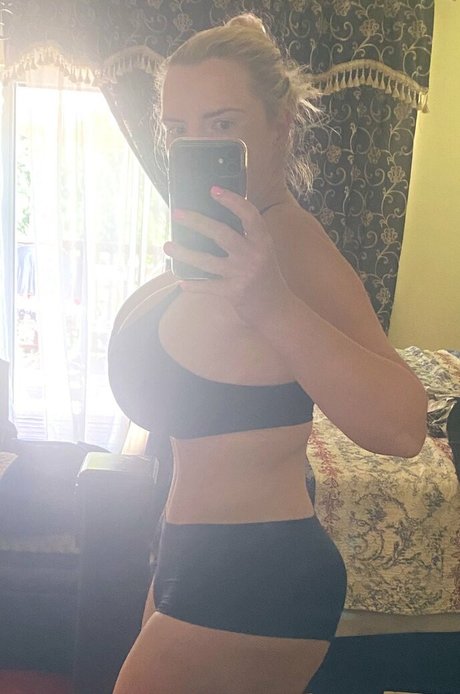 Tori Hendricz star pretty image