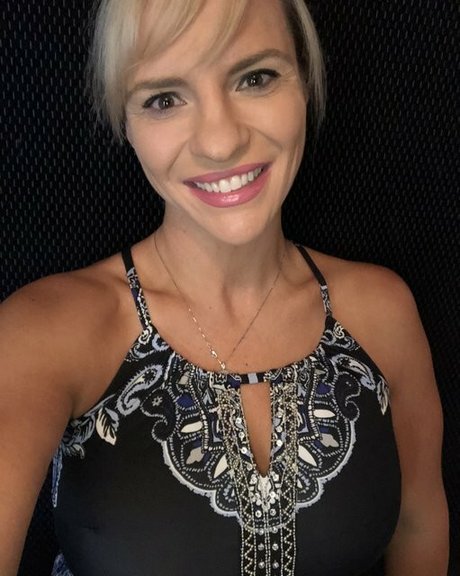 Tori Hendricz model erotic images